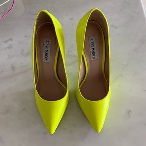 Steve Madden Daisie Lime Neon Pumps 